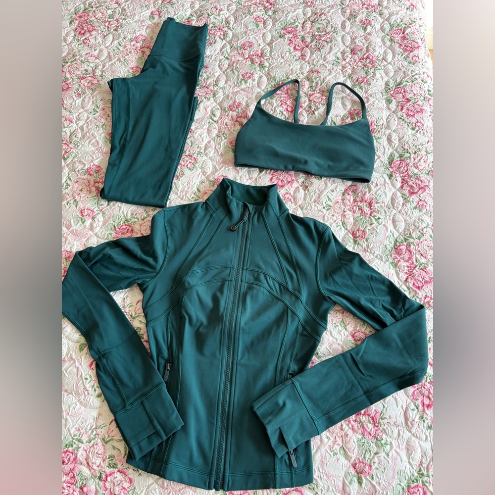 Lululemon Athletica Green woman’s define cropped jacket set